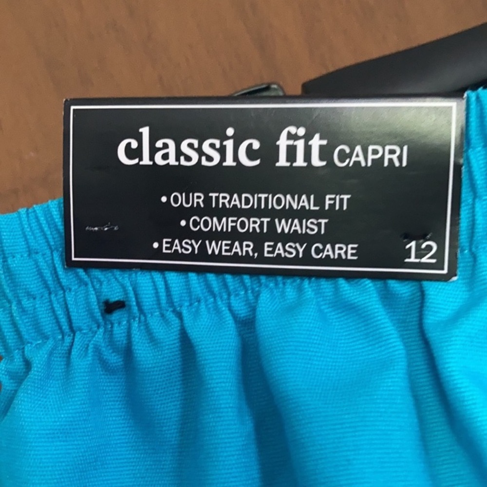 Alfred Dunner Aqua comfort waist pull on Capri detail at hemline 12 - Picture 4 of 17